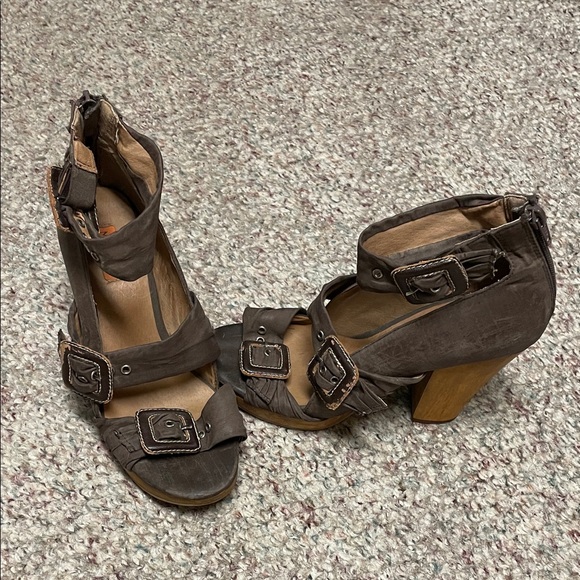 Miz Mooz Shoes - Miz mooz ultra Stylish tri buckle strap Brown Heeled Sandals